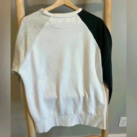 ✨Nike Dri-Fit Tri Color Swoosh Sweatshirt White/Gray Black Size Small crewneck - Picture 3 of 9